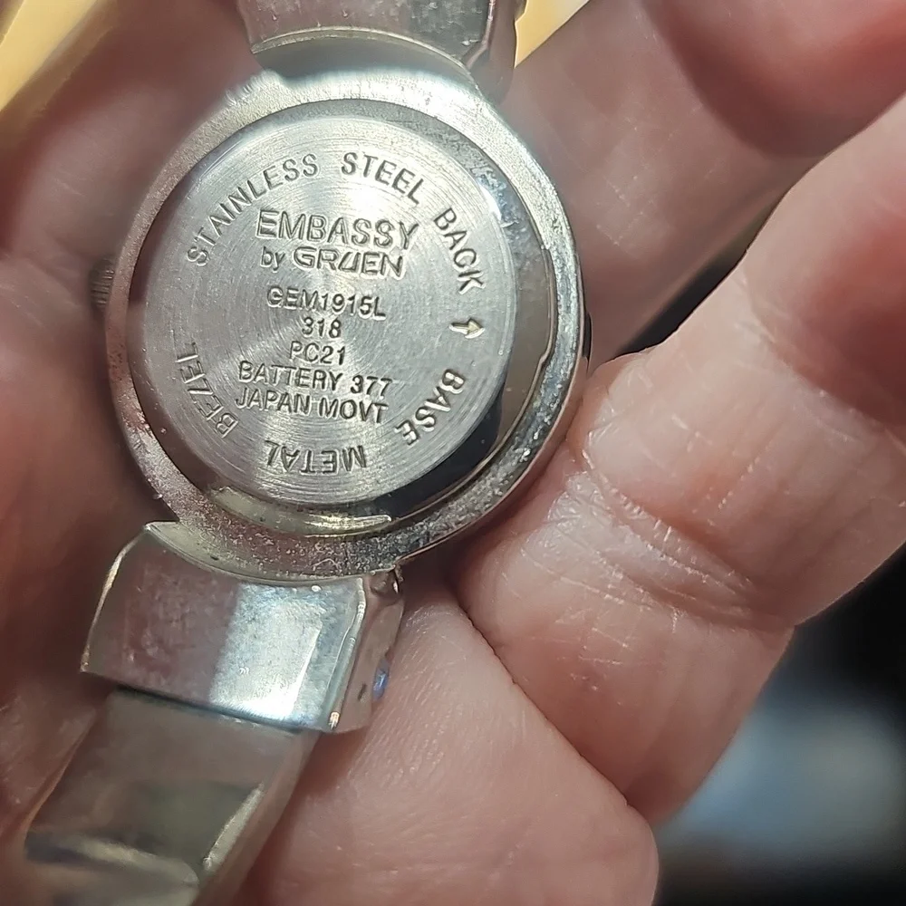 Embassey By Gruen GEM 1915L Watch